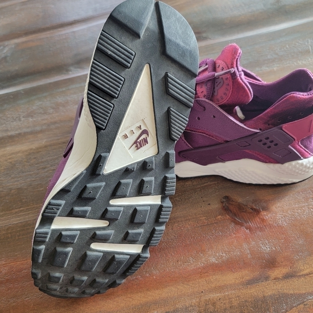 NIKE AIR Huarache Run Mulberry  Fuchsia Color Women's Sneakers Tennis Shoes Sz 9 - Picture 3 of 4